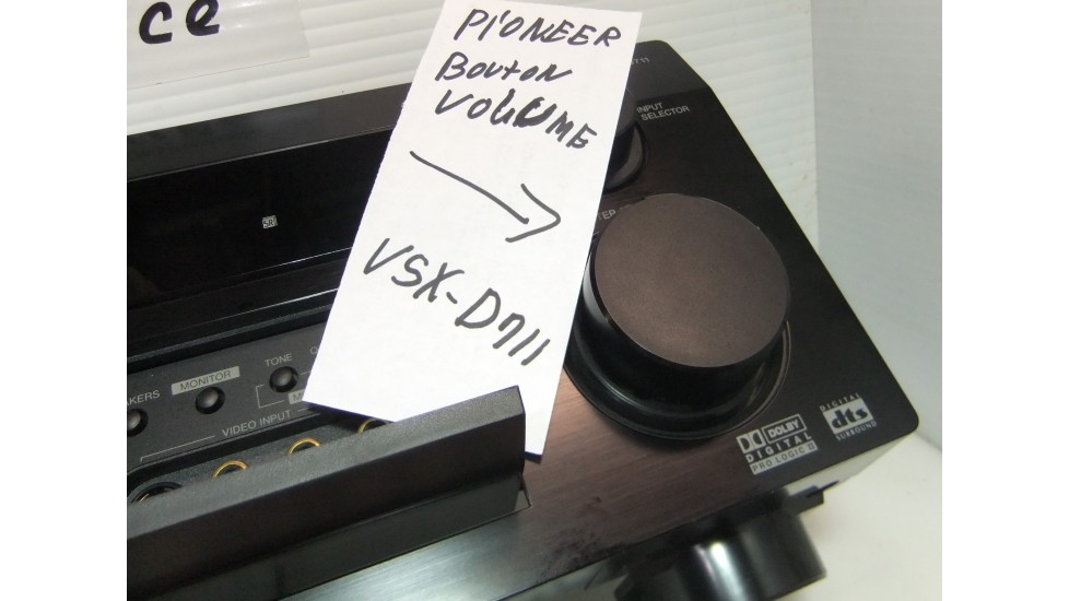 Pioneer VSX-D711 master volume knob